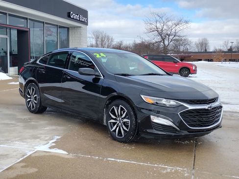 Used 2024 Chevrolet Malibu RS image 3