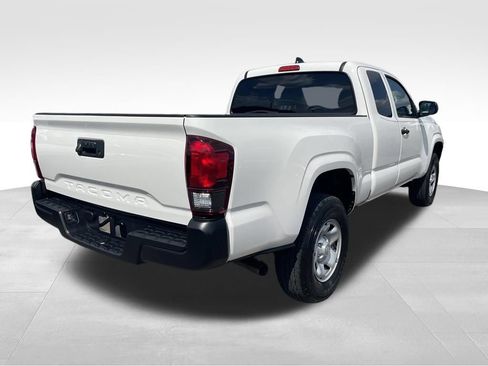 Used 2022 Toyota Tacoma SR RWD image 8