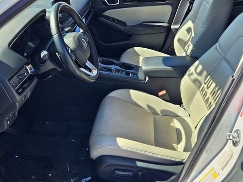 Used 2022 Honda Civic Touring image 11