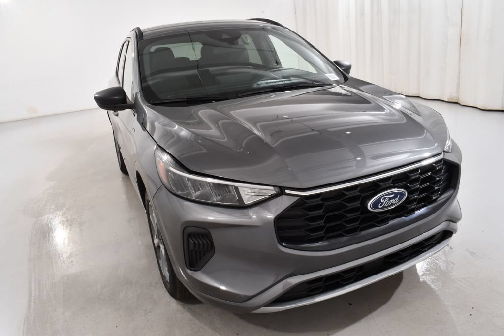 Used 2024 Ford Escape ST-Line w/ Tech Pack #1 AWD/4WD image 4