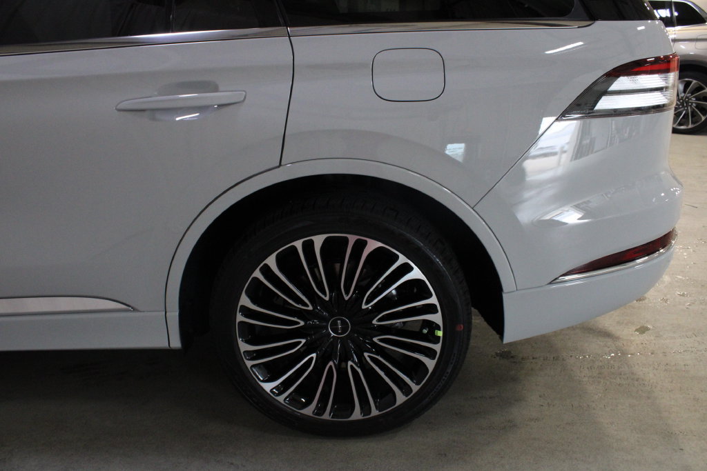 New 2027 Lincoln Aviator Black Label w/ Dynamic Handling Package AWD/4WD image 29