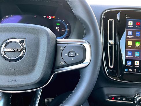 Used 2023 Volvo XC40 Recharge Plus w/ Protection Package Premier image 22