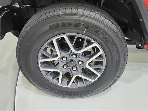 Used 2025 Jeep Wrangler Unlimited Sahara AWD/4WD image 37