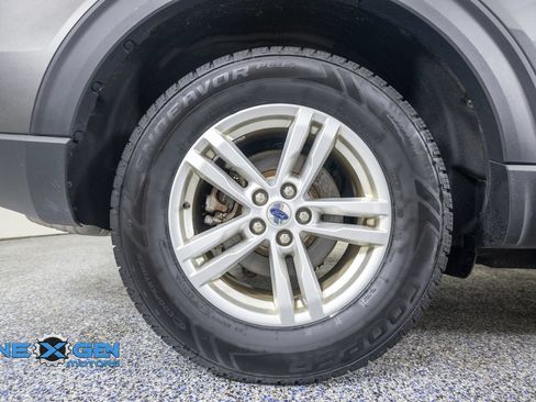 Used 2020 Ford Explorer XLT w/ Equipment Group 202A AWD/4WD image 48