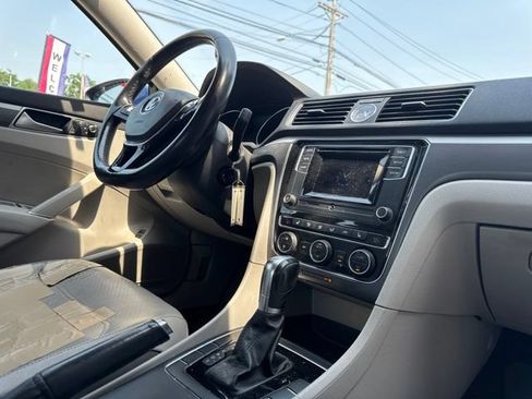 Used 2016 Volkswagen Passat 1.8T R-Line w/ R-Line Lighting Package FWD image 25