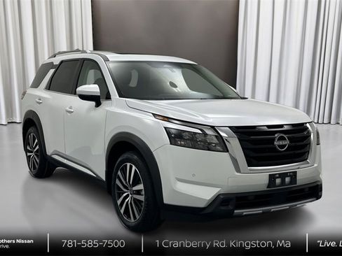 New 2025 Nissan Pathfinder Platinum w/ Cargo Package image 3