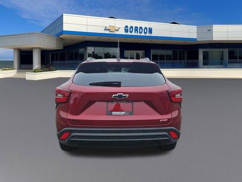 Used 2025 Chevrolet Trax RS w/ Driver Confidence Package image 4