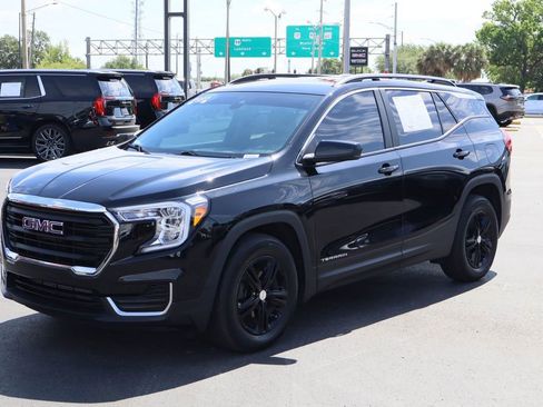 Used 2023 GMC Terrain SLE w/ Driver Convenience Package FWD image 5