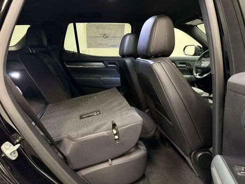 New 2026 GMC Terrain AT4 w/ LPO, Black Badging Package image 18