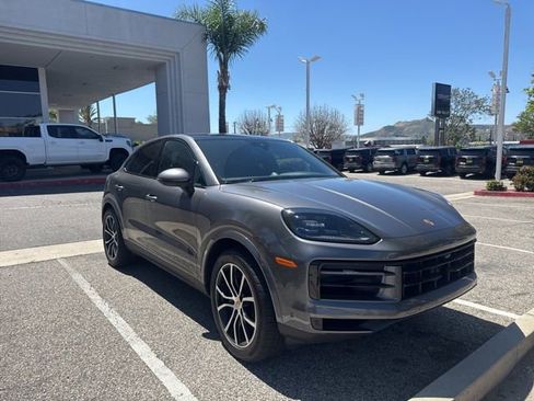 Used 2024 Porsche Cayenne Coupe image 2