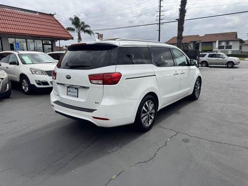 Used 2016 Kia Sedona SX FWD image 6