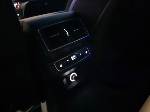 Used 2018 Audi Q5 Prestige w/ Prestige Package image 24