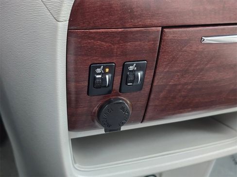Used 2013 Toyota Sienna XLE image 27