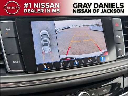 Used 2022 Buick Enclave Avenir w/ Avenir Technology Package image 17