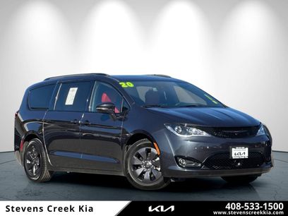 Used 2020 Chrysler Pacifica Limited w/ Quick Oder Package 2EV RED-S