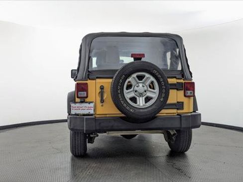 Used 2014 Jeep Wrangler Sport AWD/4WD image 7