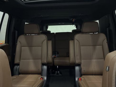 New 2026 Chevrolet Suburban High Country AWD/4WD image 30