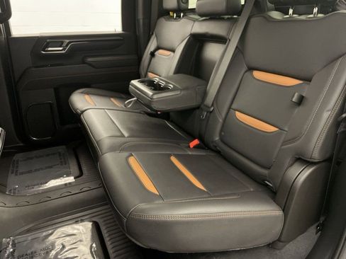 Used 2025 GMC Sierra 2500 AT4 w/ AT4 Premium Plus Package image 21