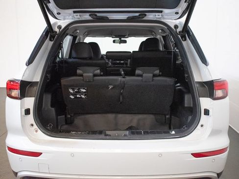 Used 2024 Mitsubishi Outlander 4WD Plug-In Hybrid image 23