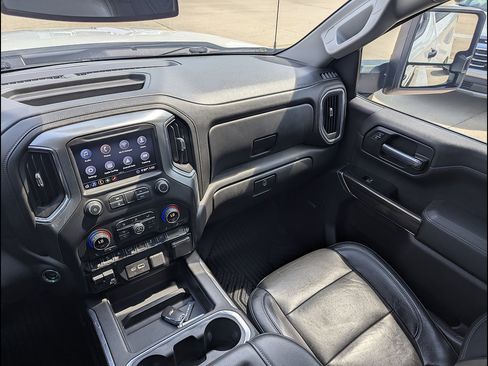 Used 2020 Chevrolet Silverado 1500 LT Trail Boss AWD/4WD image 28