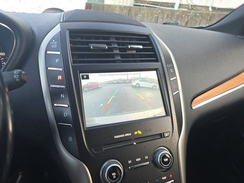 Used 2017 Lincoln MKC Reserve w/ Lincoln MKC Climate Package image 16