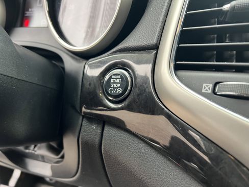 Used 2011 Jeep Grand Cherokee Laredo w/ Trailer Tow Group image 26