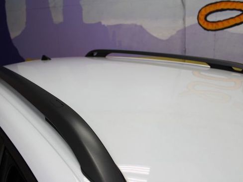 Used 2019 Jeep Cherokee Trailhawk AWD/4WD image 5