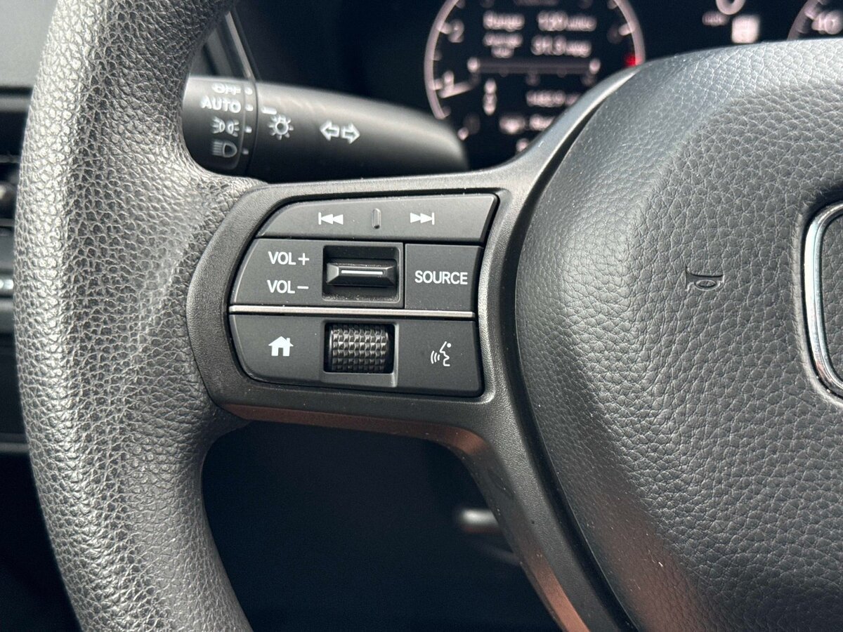 Used 2025 Honda CR-V LX image 27
