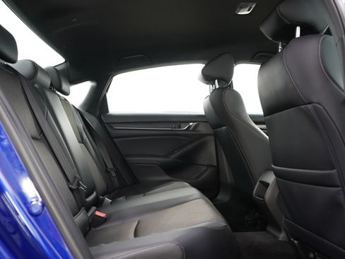 Used 2018 Honda Accord Sport image 12