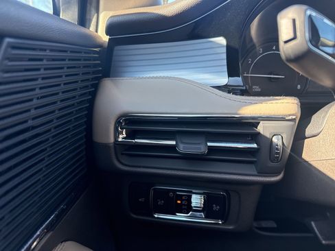 Used 2021 Lincoln Corsair FWD w/ Premium Package image 25