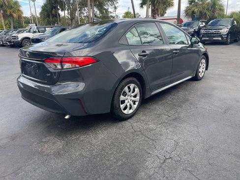Used 2025 Toyota Corolla LE FWD image 5