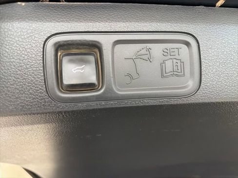 Used 2022 Ford Expedition Max XLT image 20