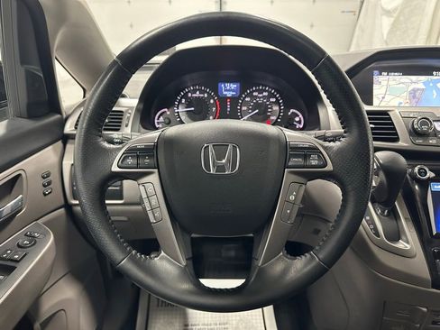 Used 2016 Honda Odyssey Touring Elite image 18