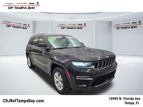 Used 2023 Jeep Grand Cherokee Limited AWD/4WD image 1