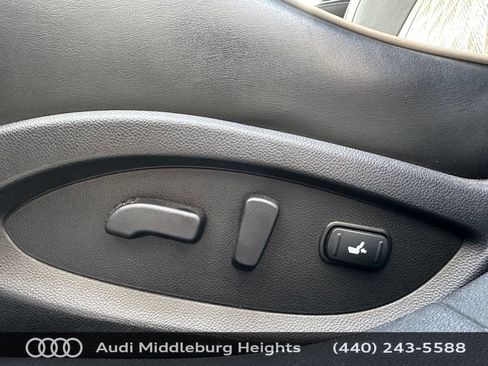 Used 2017 INFINITI QX70 AWD w/ Limited Package image 14