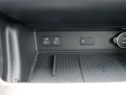 Used 2025 Genesis GV80 2.5T Advanced image 33