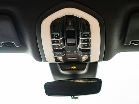 Certified 2023 Porsche Macan S AWD/4WD image 48