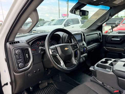 Used 2021 Chevrolet Silverado 1500 LT w/ Safety Package II AWD/4WD image 13