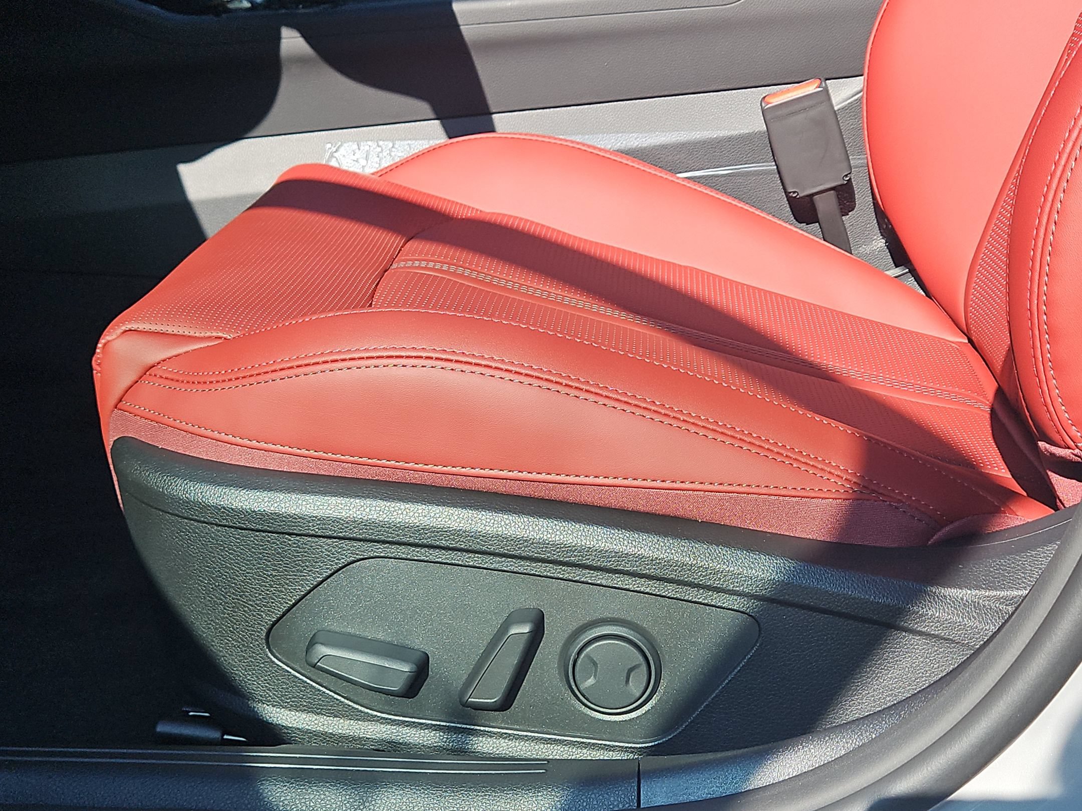 New 2026 Kia K5 GT-Line w/ GT-Line Red Interior Package FWD image 17