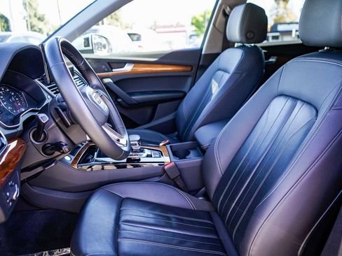 Used 2023 Audi Q5 2.0T Premium w/ Convenience Package image 17