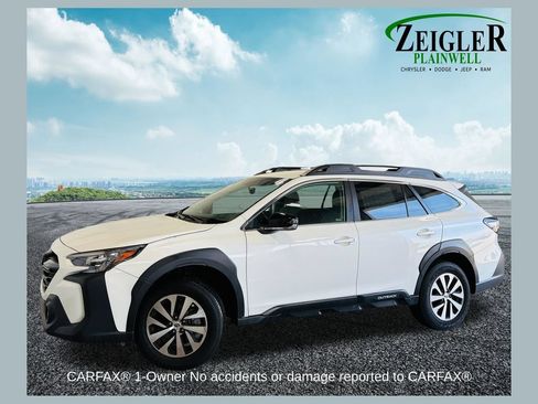 Used 2024 Subaru Outback Premium AWD/4WD image 1