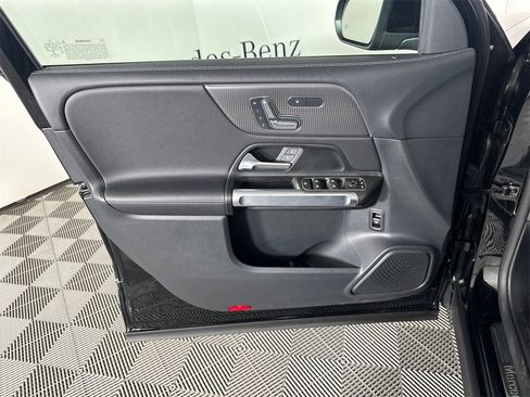 Certified 2022 Mercedes-Benz GLB 250 w/ Premium Package Lite image 10