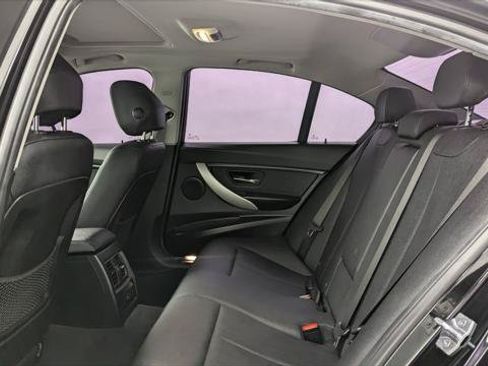 Used 2018 BMW 320i Sedan RWD image 17