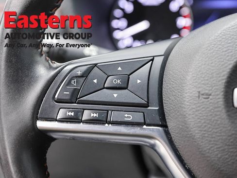 Used 2025 Nissan Sentra SR FWD image 15