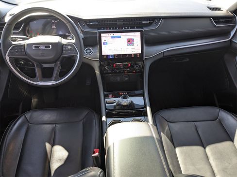 Used 2023 Jeep Grand Cherokee L Limited w/ Black Appearance Package image 16