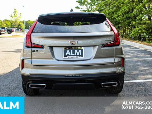 Used 2025 Cadillac XT4 Premium Luxury FWD image 10