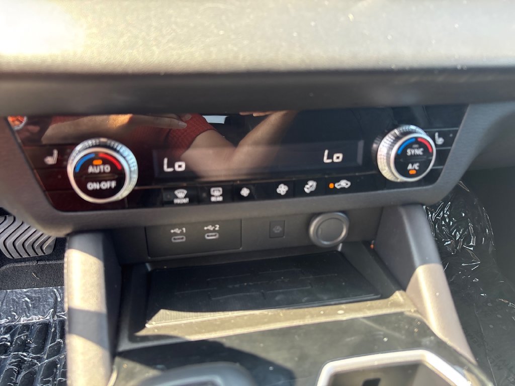 Used 2025 Mitsubishi Outlander SE FWD image 15
