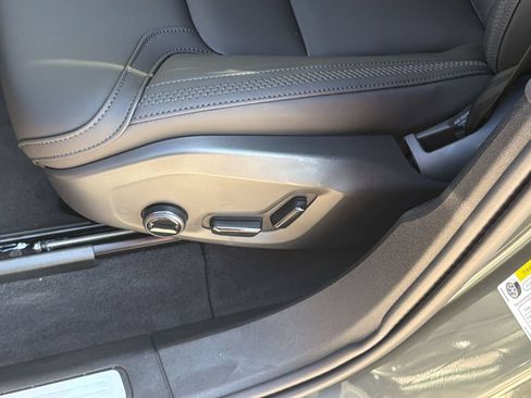 New 2026 Volvo XC60 B5 Plus w/ Protection Package Premier AWD/4WD image 15