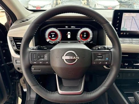 Certified 2025 Nissan Rogue SL AWD/4WD image 12