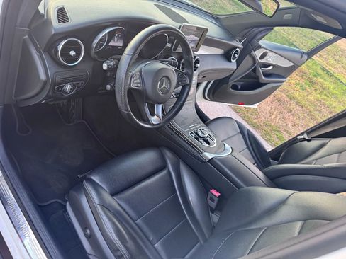 Used 2019 Mercedes-Benz GLC 300 image 12